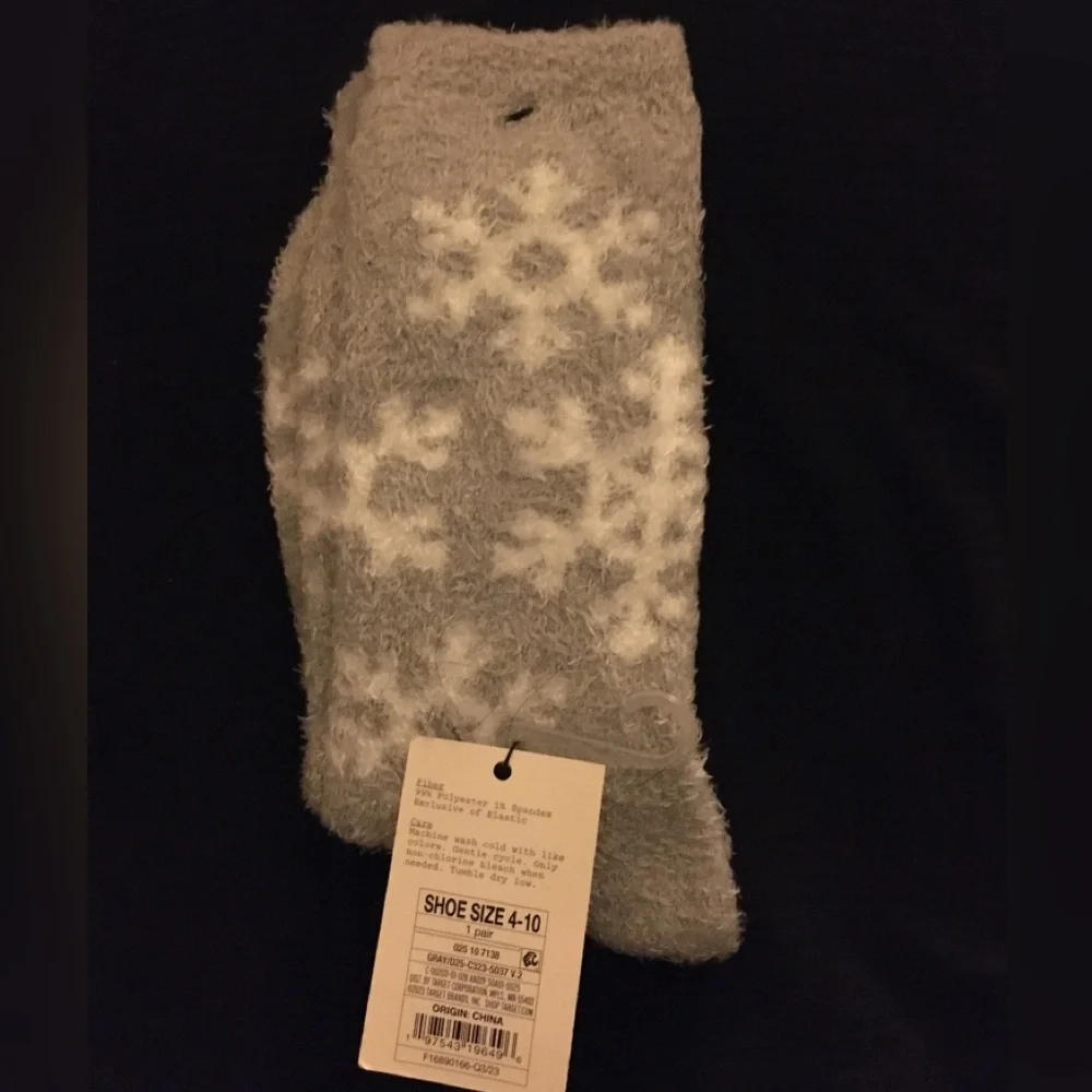 Snowflake Cozy Crew Socks